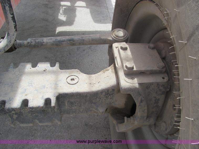 image for item F3501 2005 SkyTrak 8042 telehandler