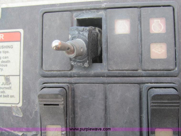 image for item F3501 2005 SkyTrak 8042 telehandler