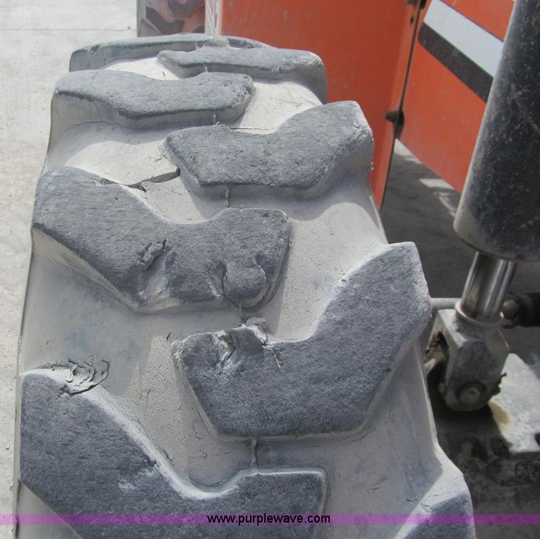 image for item F3501 2005 SkyTrak 8042 telehandler