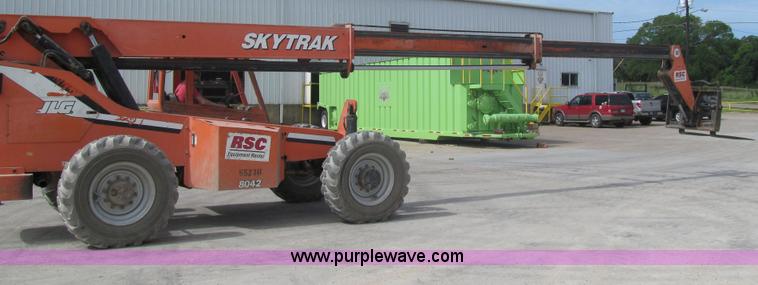 image for item F3501 2005 SkyTrak 8042 telehandler
