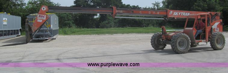 image for item F3501 2005 SkyTrak 8042 telehandler