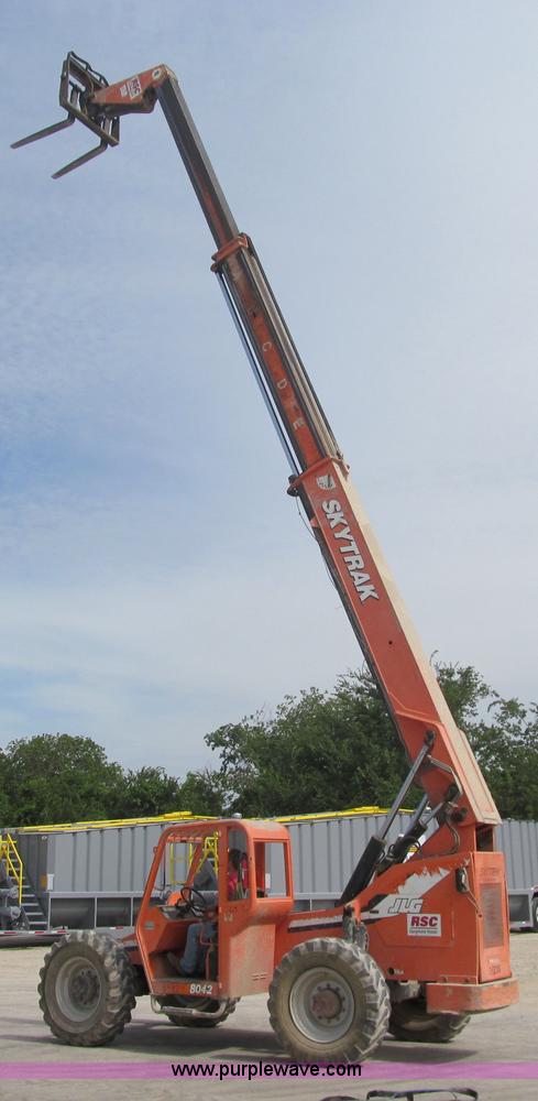image for item F3501 2005 SkyTrak 8042 telehandler