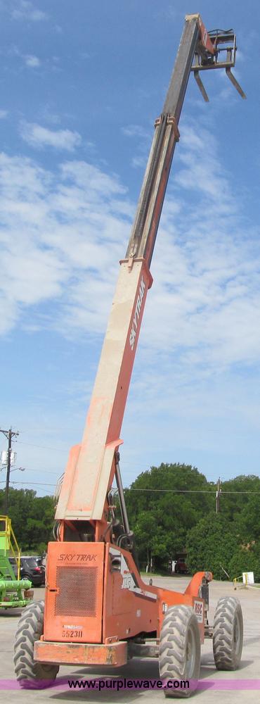 image for item F3501 2005 SkyTrak 8042 telehandler