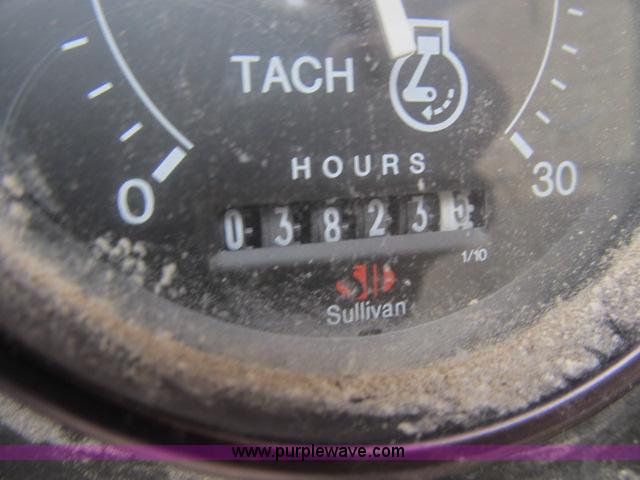 image for item F4933 Sullivan D900Q7SCE self-contained air track drill