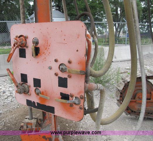 image for item F4933 Sullivan D900Q7SCE self-contained air track drill