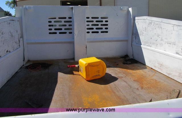 image for item F4944 2008 Ford F550 SuperCab dump bed truck
