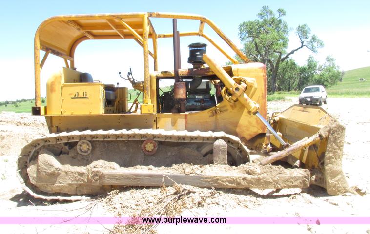 image for item F7414 1966 Allis Chalmers HD16 dozer