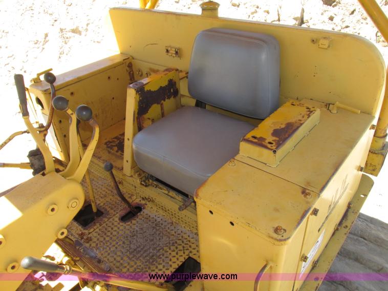 image for item F7414 1966 Allis Chalmers HD16 dozer
