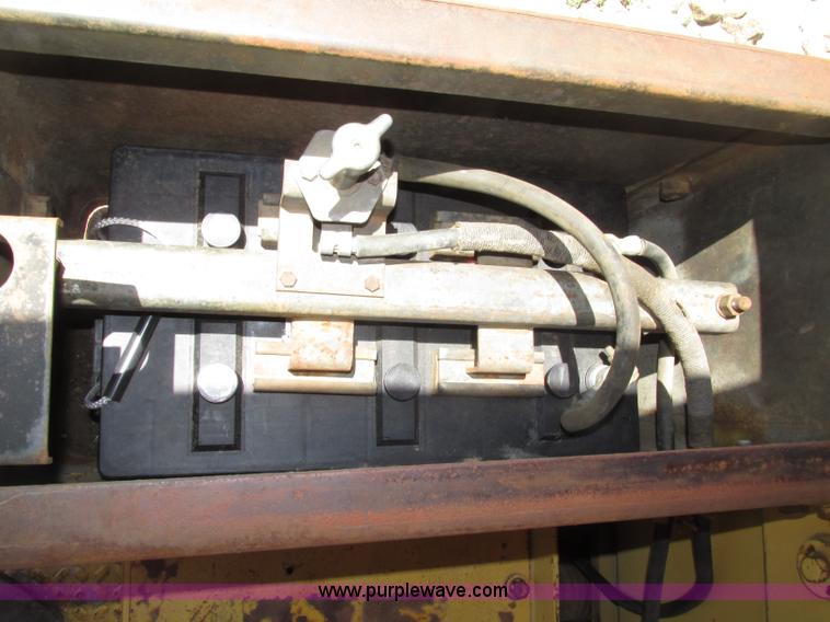 image for item F7414 1966 Allis Chalmers HD16 dozer