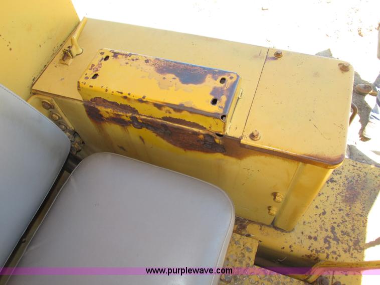 image for item F7414 1966 Allis Chalmers HD16 dozer