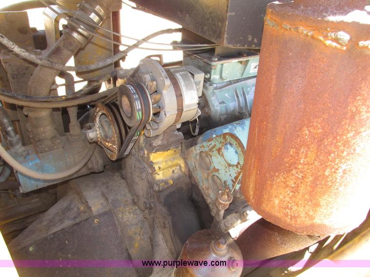 image for item F7414 1966 Allis Chalmers HD16 dozer