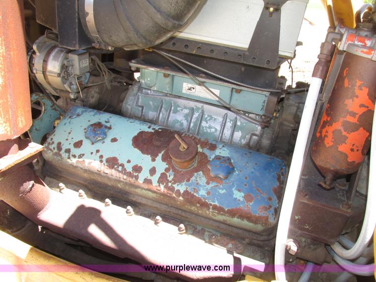 image for item F7414 1966 Allis Chalmers HD16 dozer