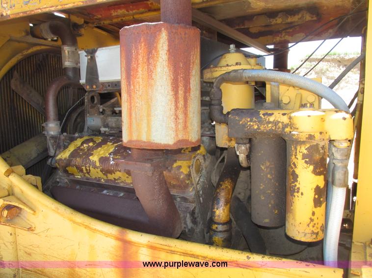 image for item F7414 1966 Allis Chalmers HD16 dozer