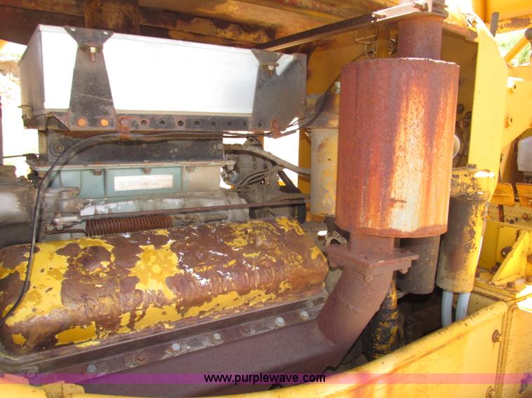 image for item F7414 1966 Allis Chalmers HD16 dozer