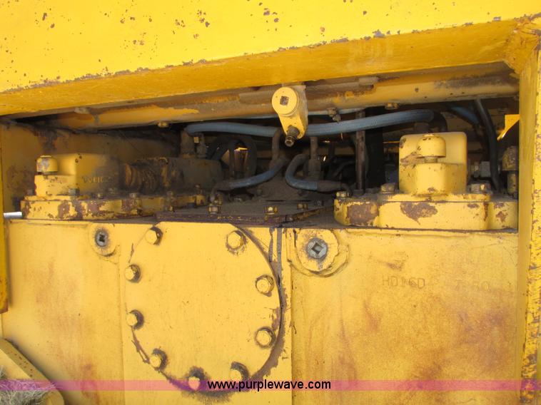 image for item F7414 1966 Allis Chalmers HD16 dozer