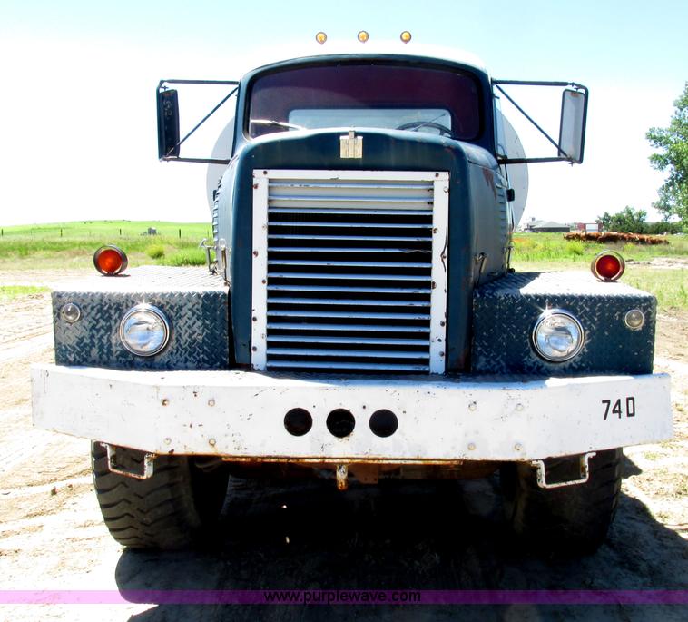 image for item F7415 1965 International M623CBE water truck