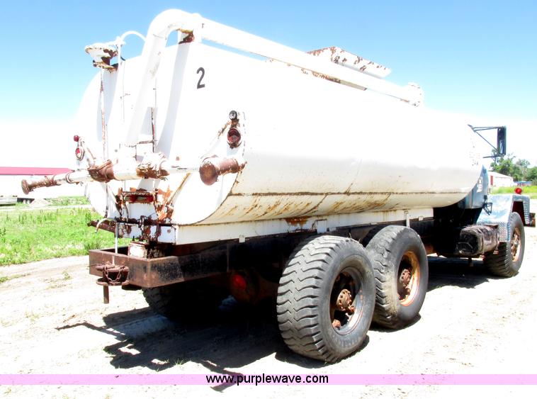 image for item F7415 1965 International M623CBE water truck