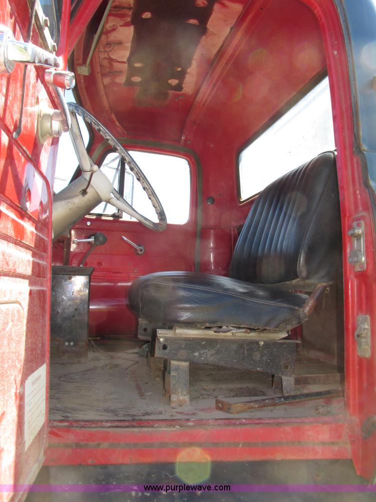 image for item F7415 1965 International M623CBE water truck