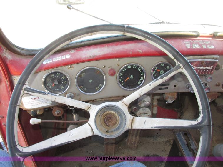 image for item F7415 1965 International M623CBE water truck