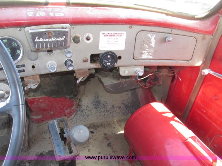 image for item F7415 1965 International M623CBE water truck