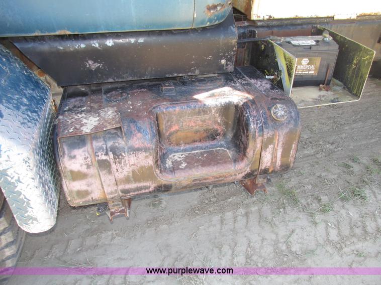 image for item F7415 1965 International M623CBE water truck