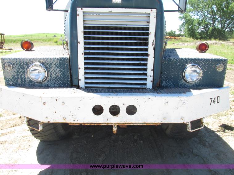 image for item F7415 1965 International M623CBE water truck