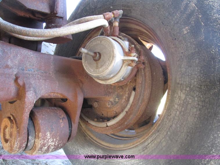 image for item F7415 1965 International M623CBE water truck