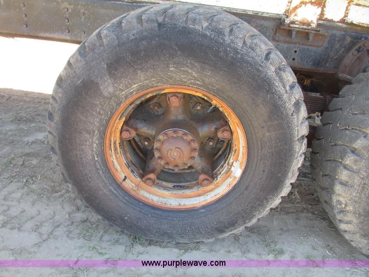 image for item F7415 1965 International M623CBE water truck