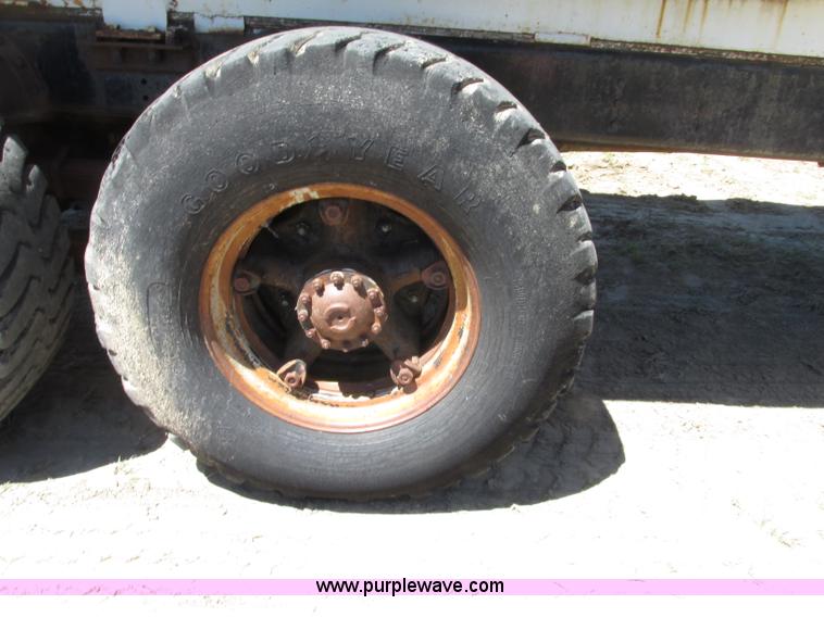 image for item F7415 1965 International M623CBE water truck