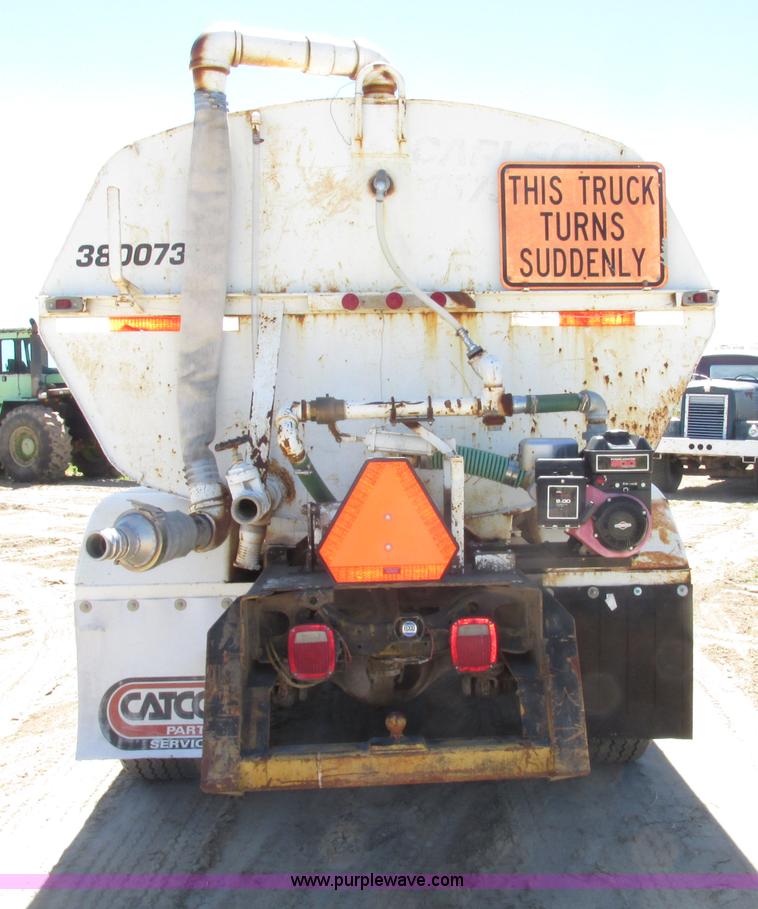 image for item F7416 1975 International Paystar 5000 water truck