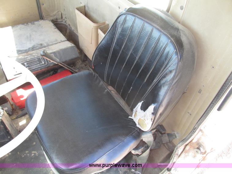 image for item F7416 1975 International Paystar 5000 water truck