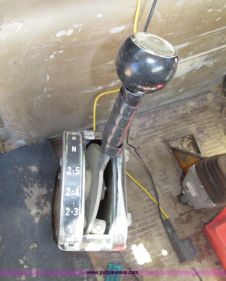 image for item F7416 1975 International Paystar 5000 water truck