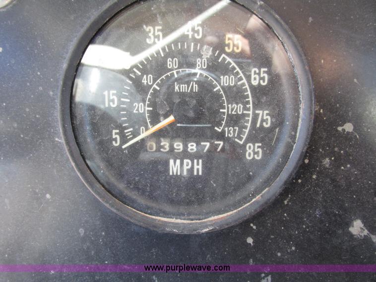 image for item F7416 1975 International Paystar 5000 water truck