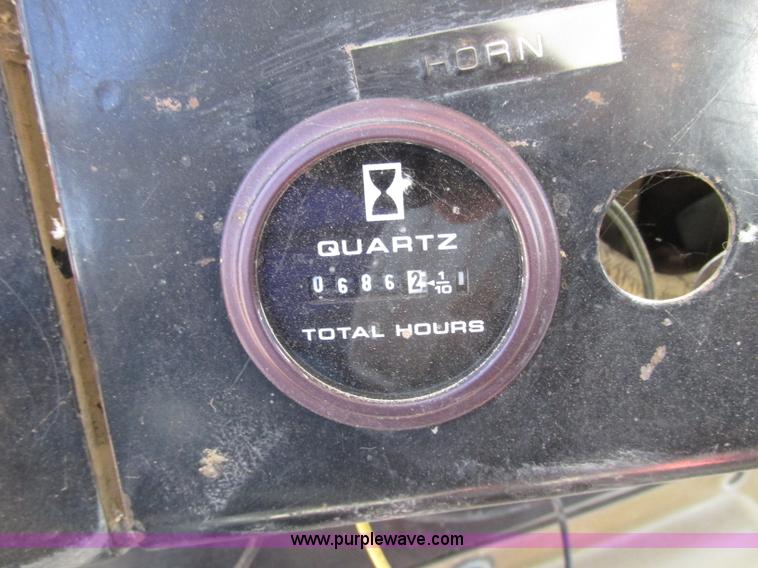 image for item F7416 1975 International Paystar 5000 water truck