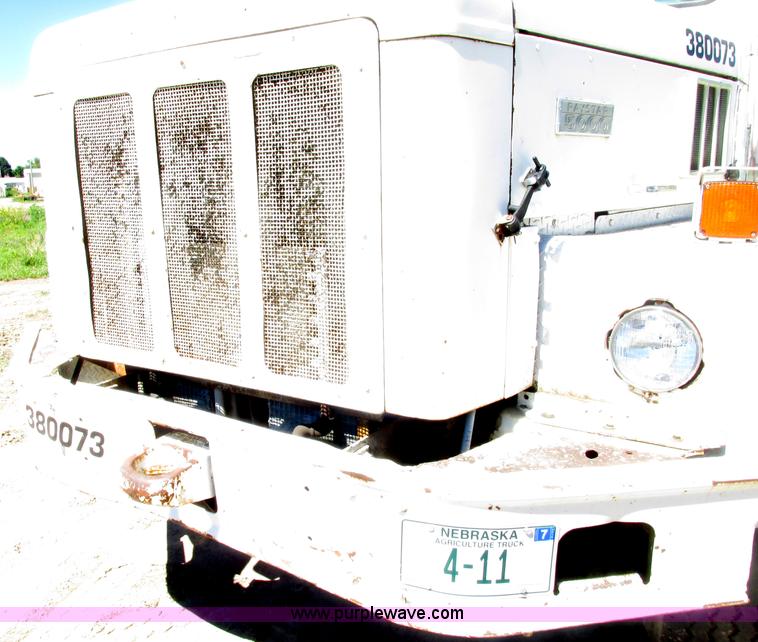 image for item F7416 1975 International Paystar 5000 water truck