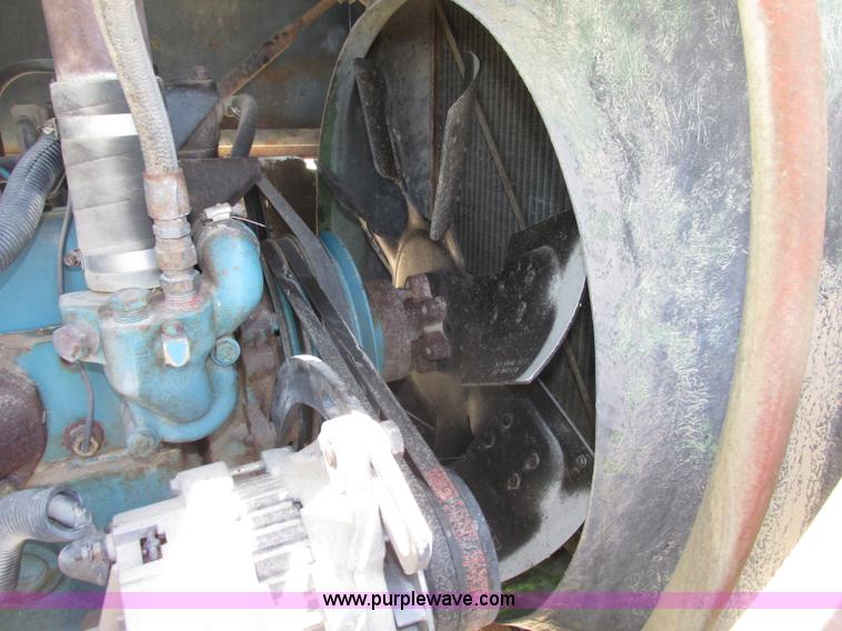 image for item F7416 1975 International Paystar 5000 water truck