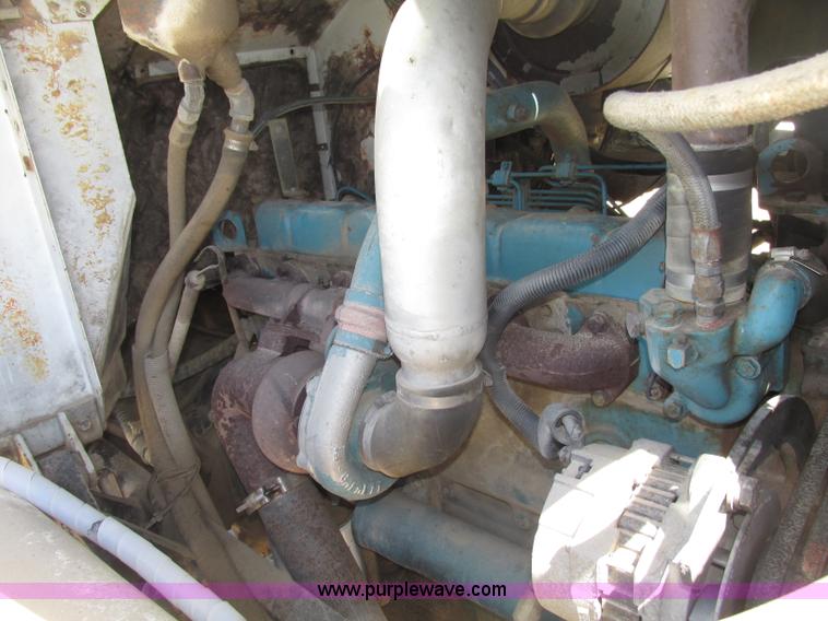 image for item F7416 1975 International Paystar 5000 water truck