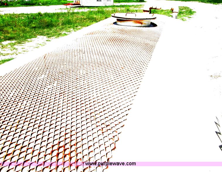 image for item F7416 1975 International Paystar 5000 water truck