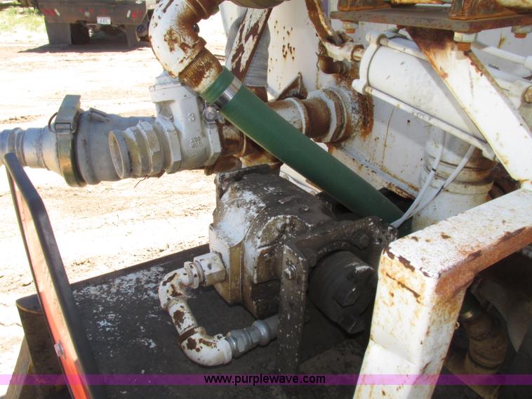 image for item F7416 1975 International Paystar 5000 water truck