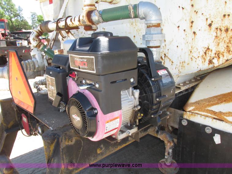 image for item F7416 1975 International Paystar 5000 water truck