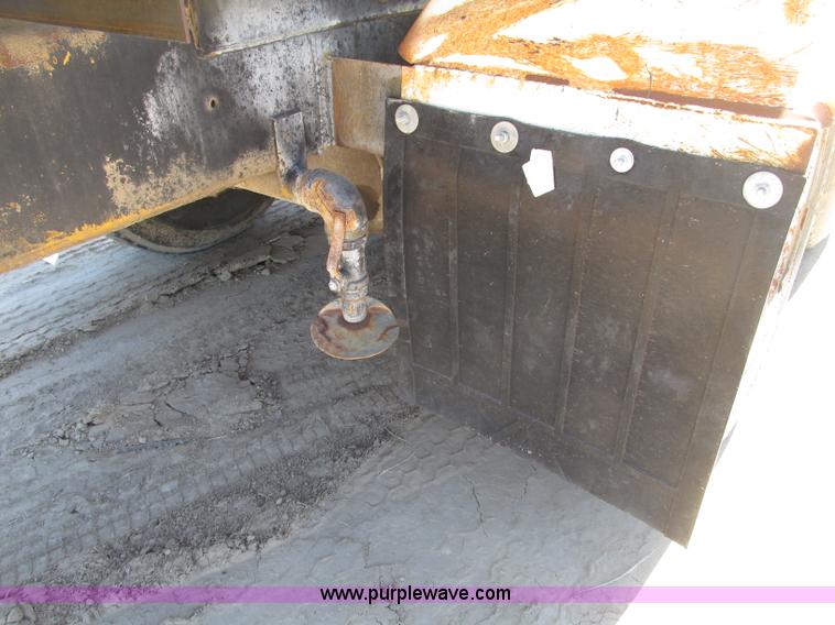 image for item F7416 1975 International Paystar 5000 water truck