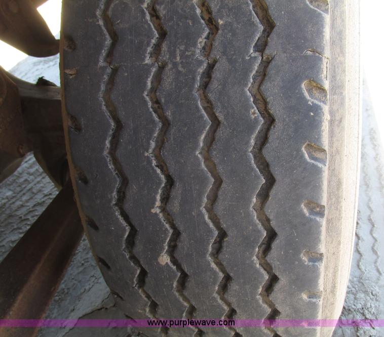 image for item F7416 1975 International Paystar 5000 water truck