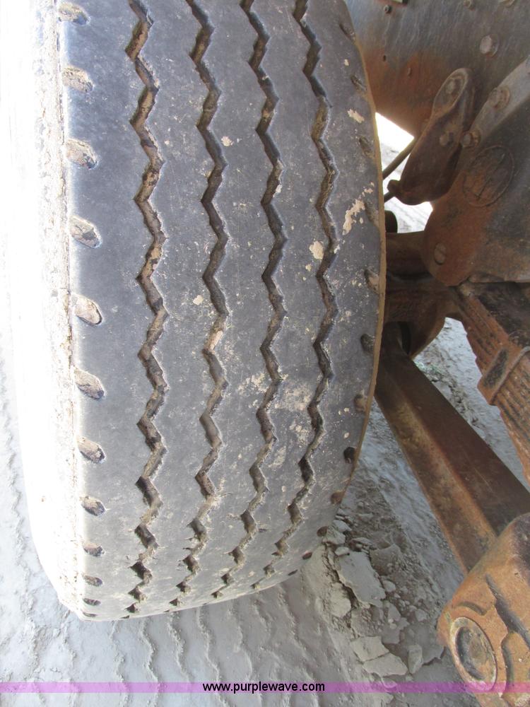 image for item F7416 1975 International Paystar 5000 water truck