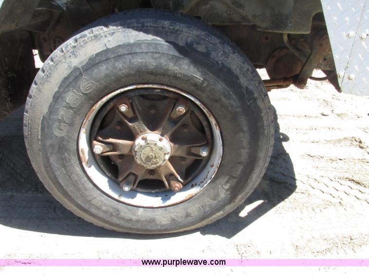 image for item F7416 1975 International Paystar 5000 water truck