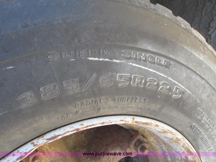 image for item F7416 1975 International Paystar 5000 water truck