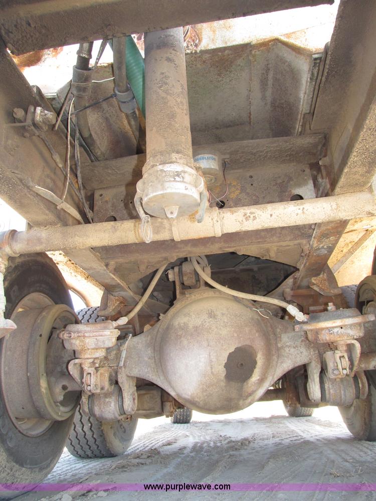 image for item F7416 1975 International Paystar 5000 water truck