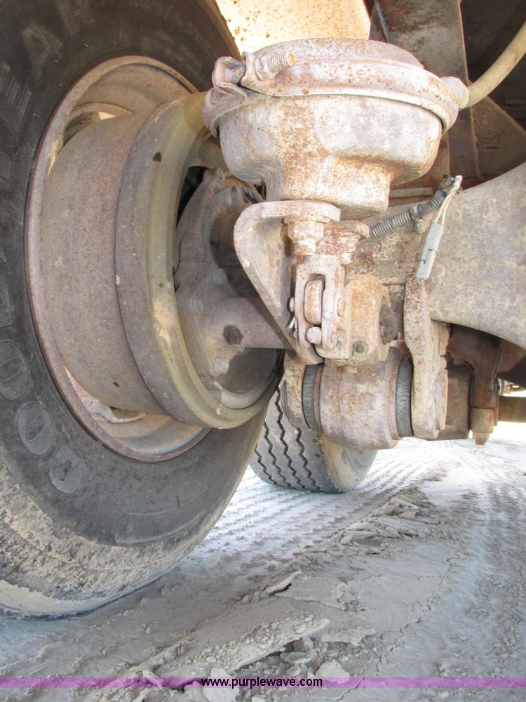 image for item F7416 1975 International Paystar 5000 water truck