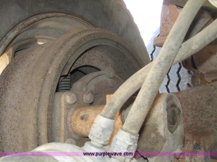 image for item F7416 1975 International Paystar 5000 water truck