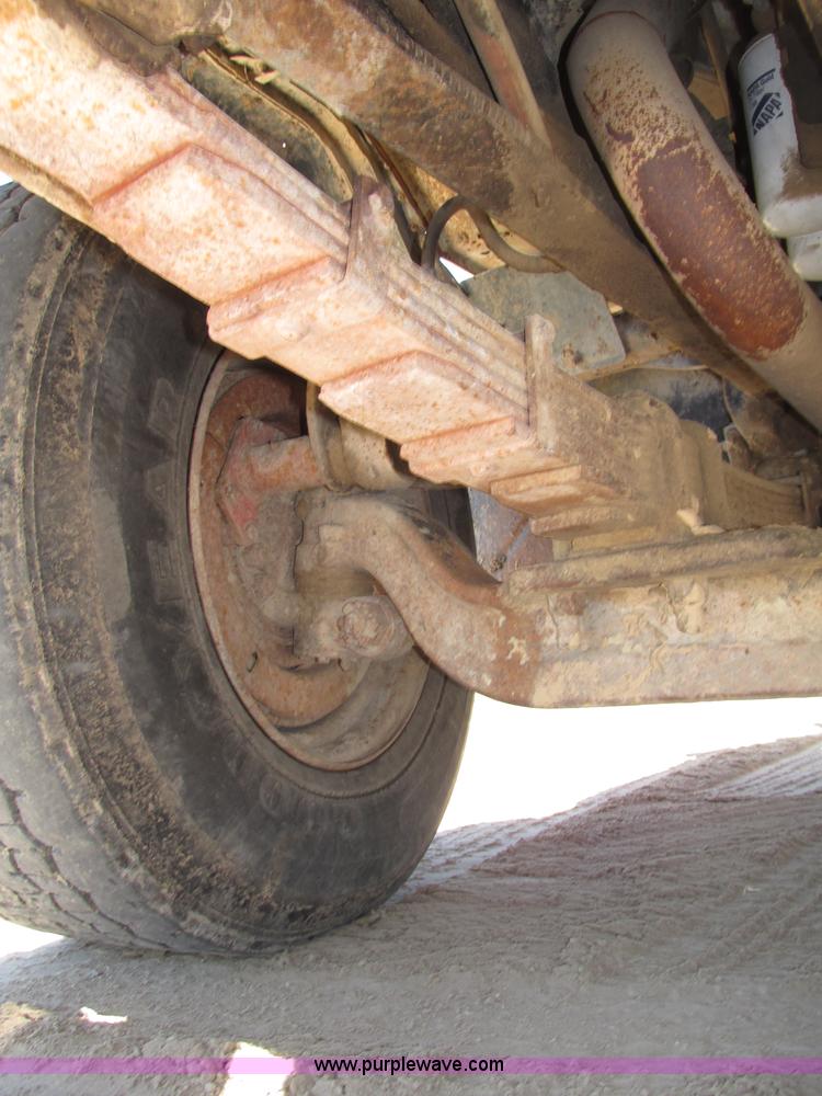 image for item F7416 1975 International Paystar 5000 water truck