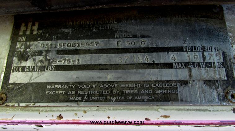 image for item F7416 1975 International Paystar 5000 water truck